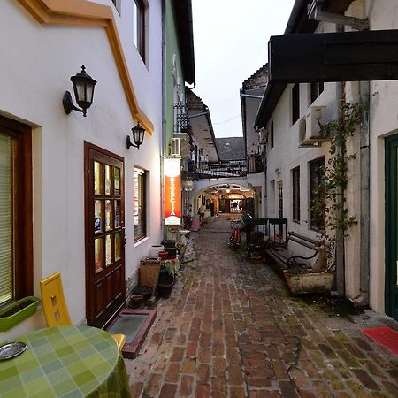 Guest Accommodation TAL Centar Novi Sad Esterno foto